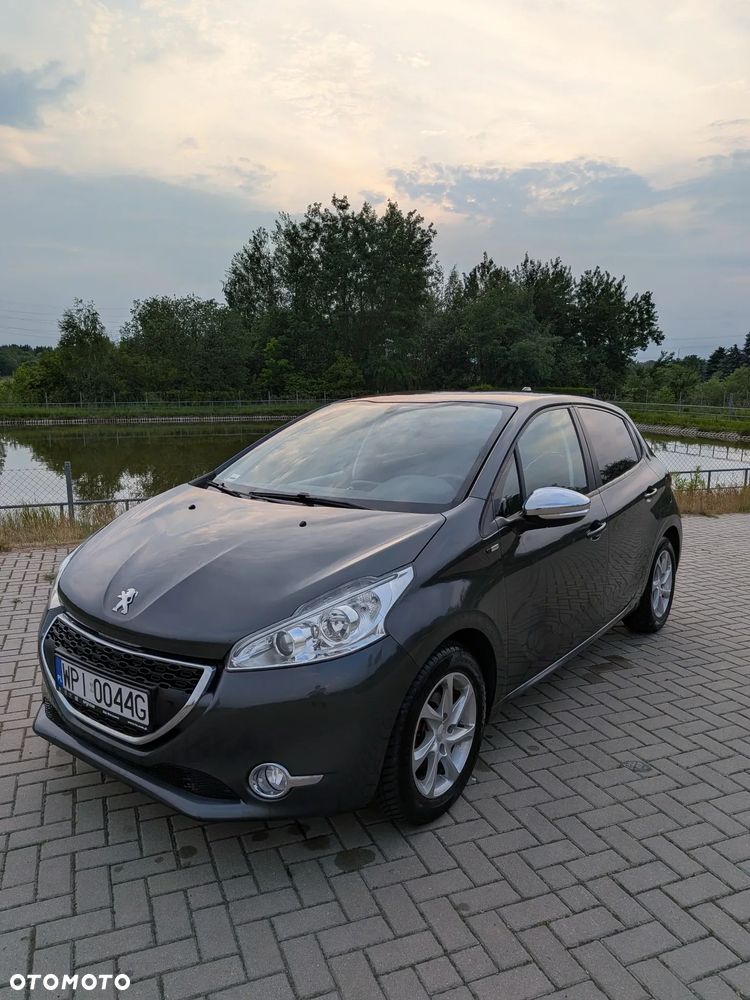 Peugeot 208 1.2 PureTech Style - 1