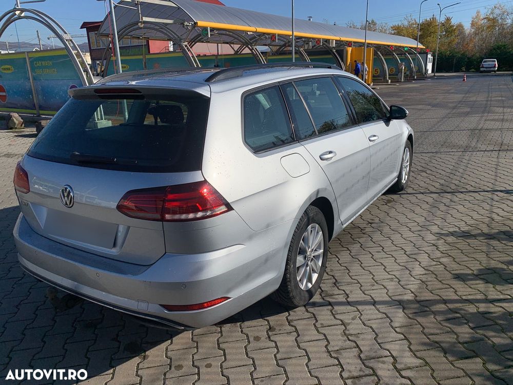 Volkswagen Golf 1.6 TDI Comfortline - 5