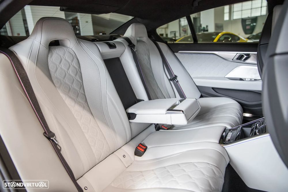BMW M8 Standard - 30
