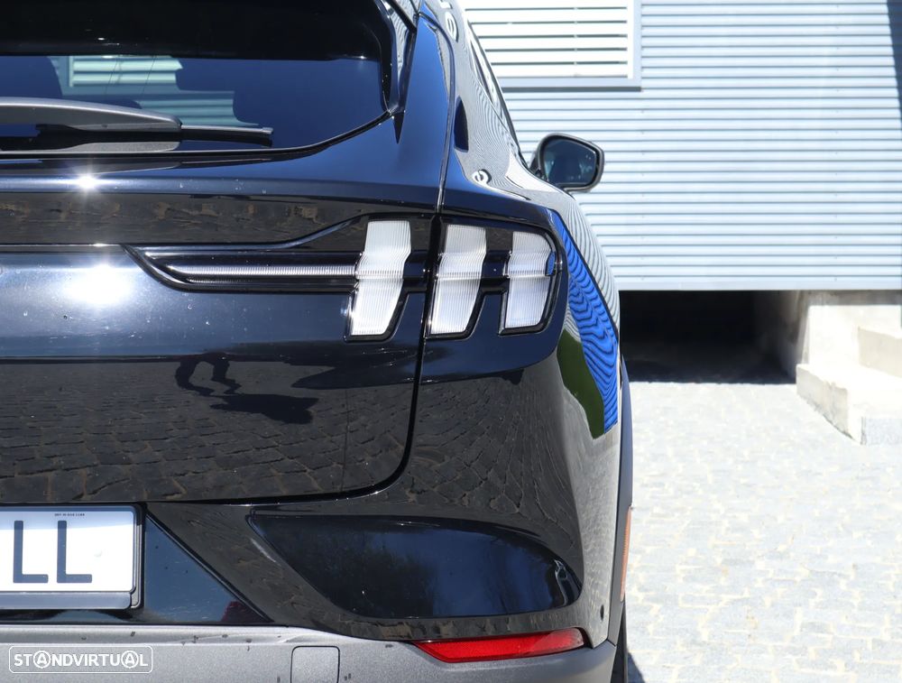 Ford Mustang Mach-E Standard - 16