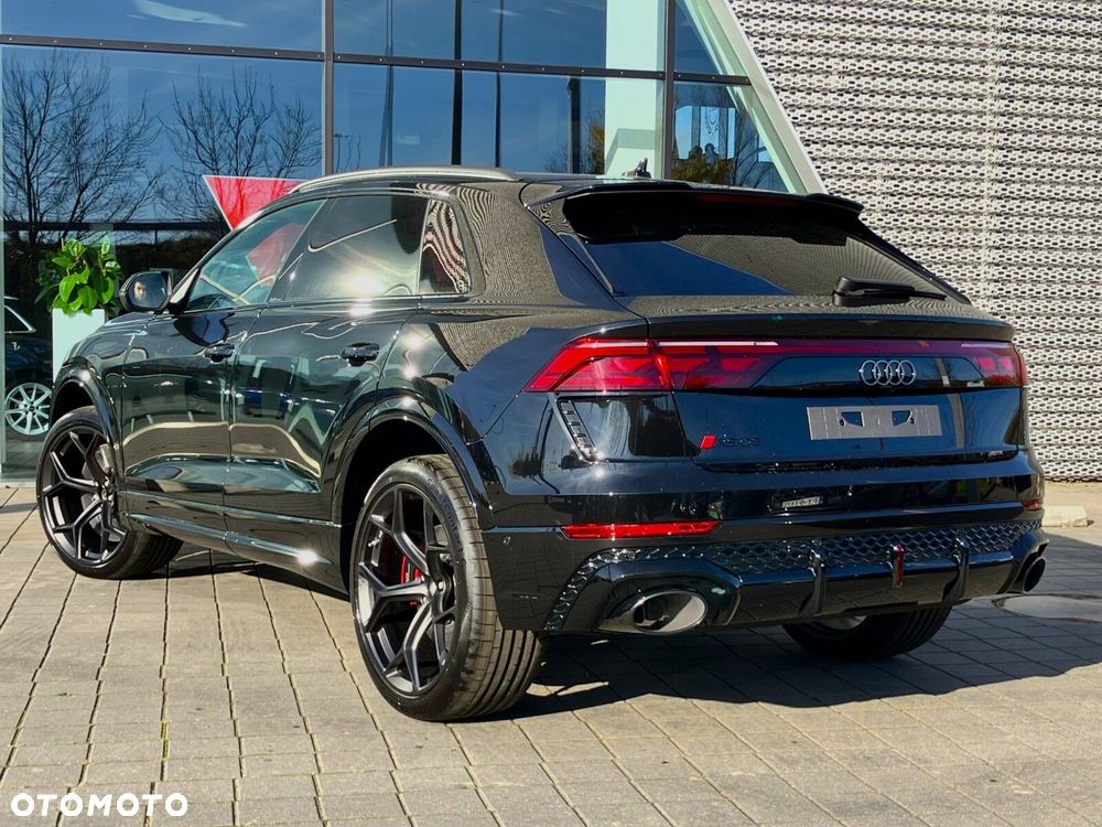 Audi RS Q8 - 8