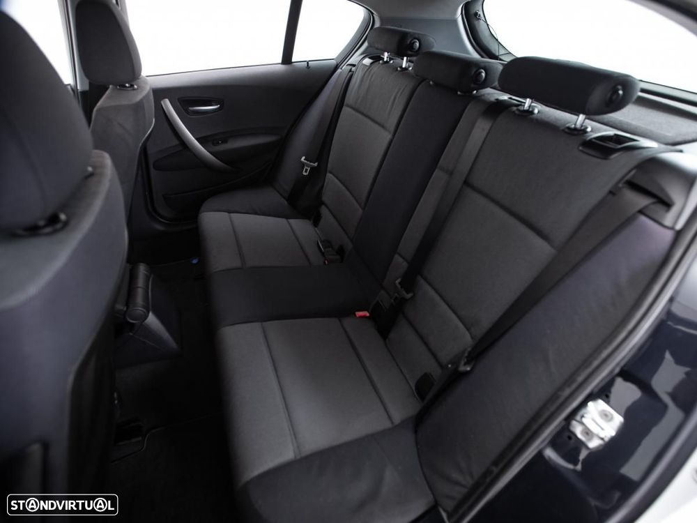 BMW 118 — fotografia 10