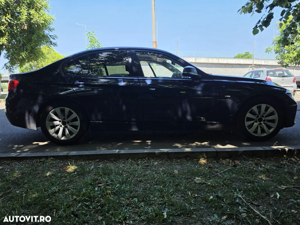 BMW Seria 3 320d Aut. - 10