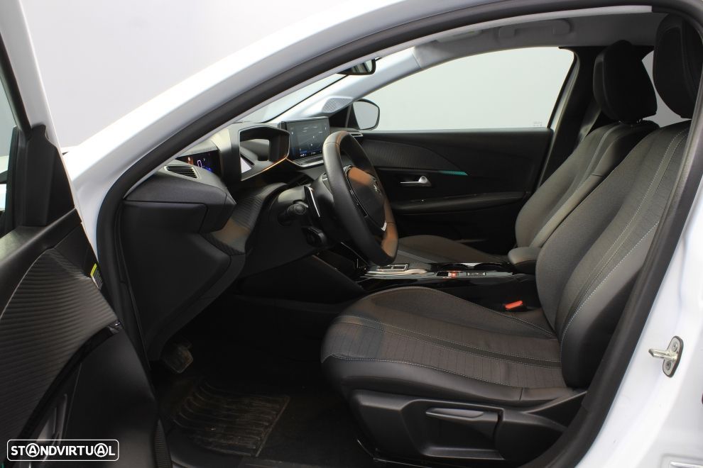 Peugeot 208 - 24