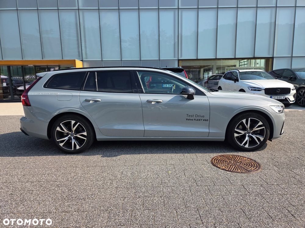Volvo V60 B4 B Plus Dark - 4