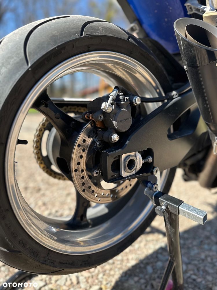 Suzuki GSX-R - 23