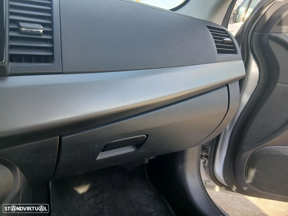 Mitsubishi Lancer - 7