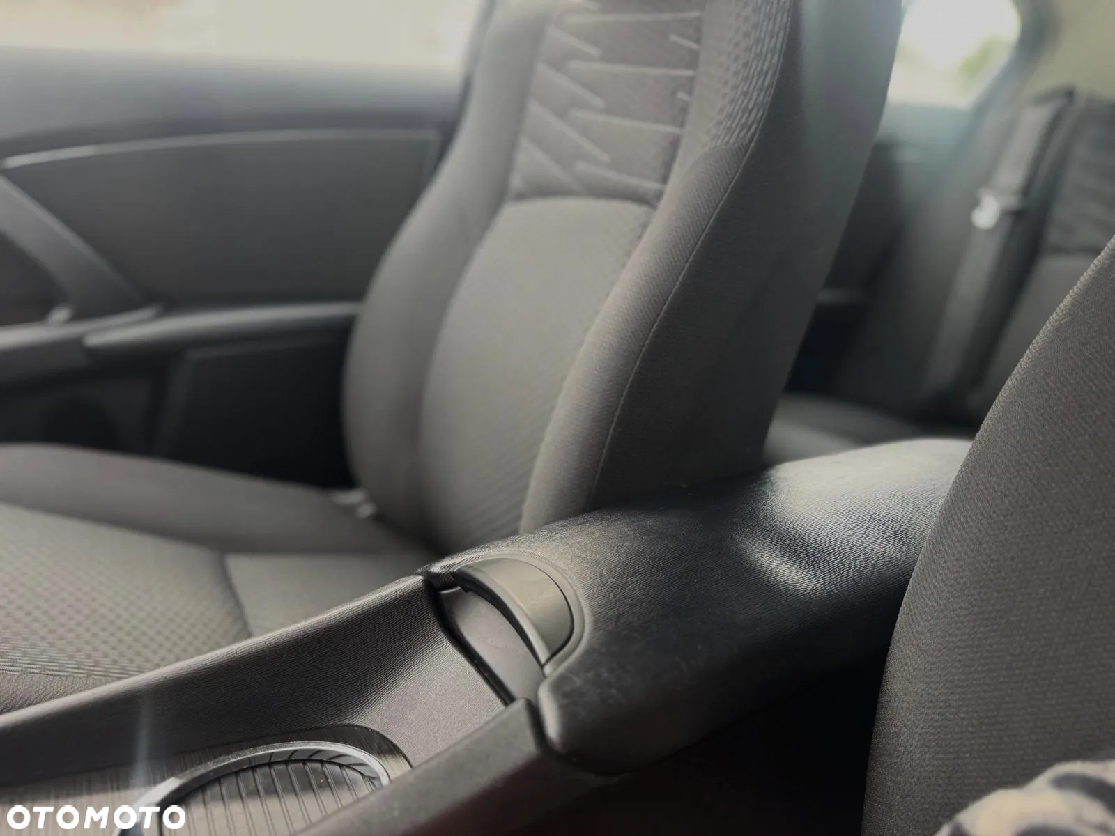 Toyota Avensis 2.0 Sol plus EU5 MS - 31