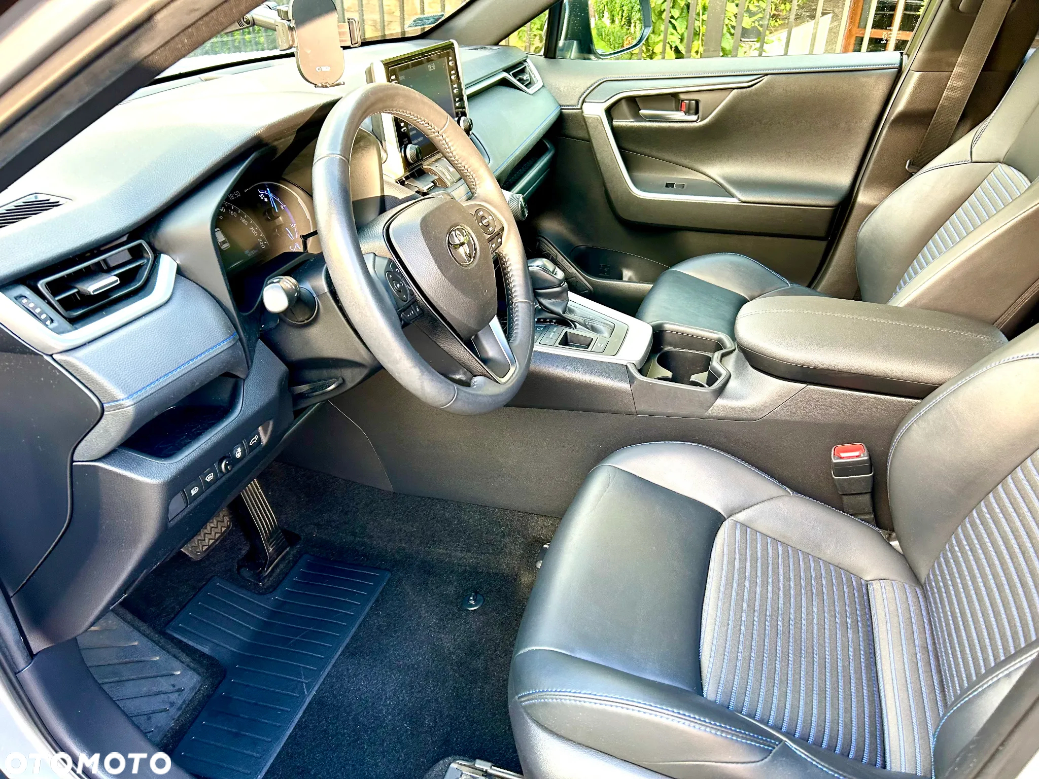 Toyota RAV4 - 12