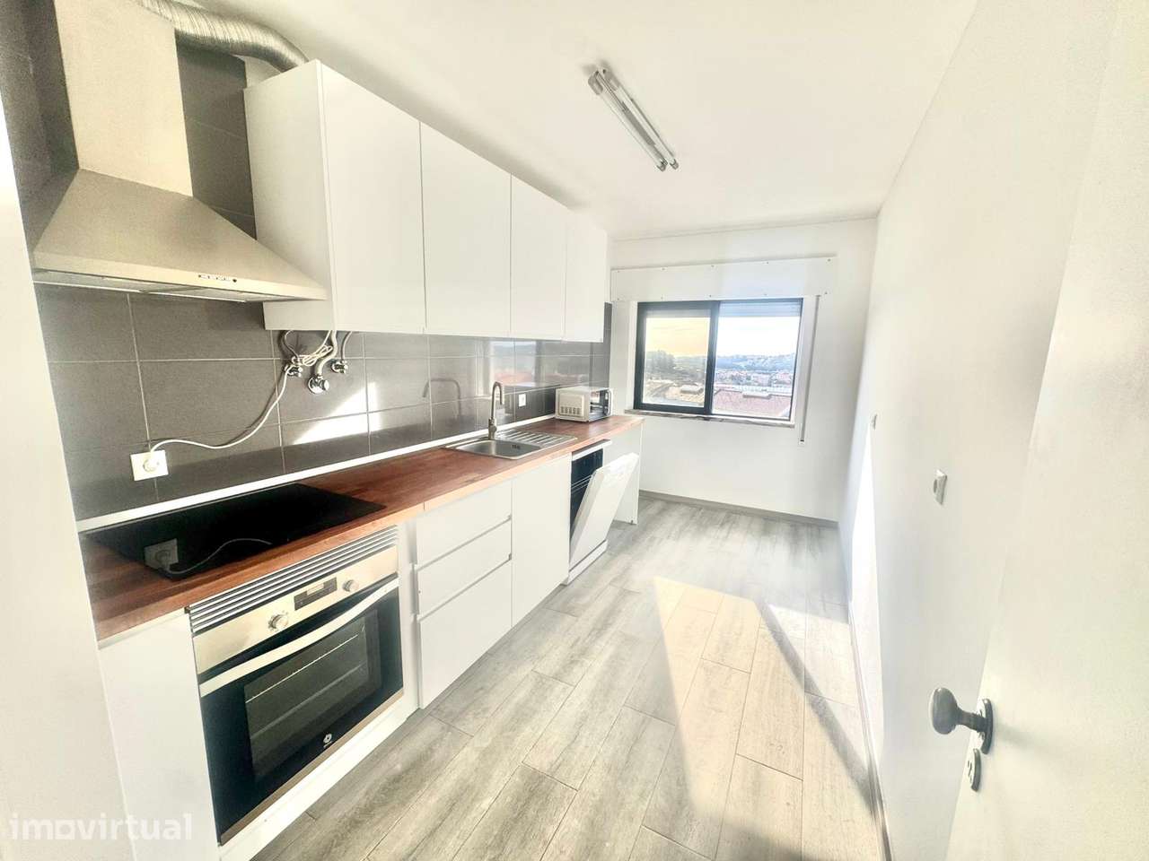 Apartamento T1 Totalmente Renovado em Massamá - Grande imagem: 3/9