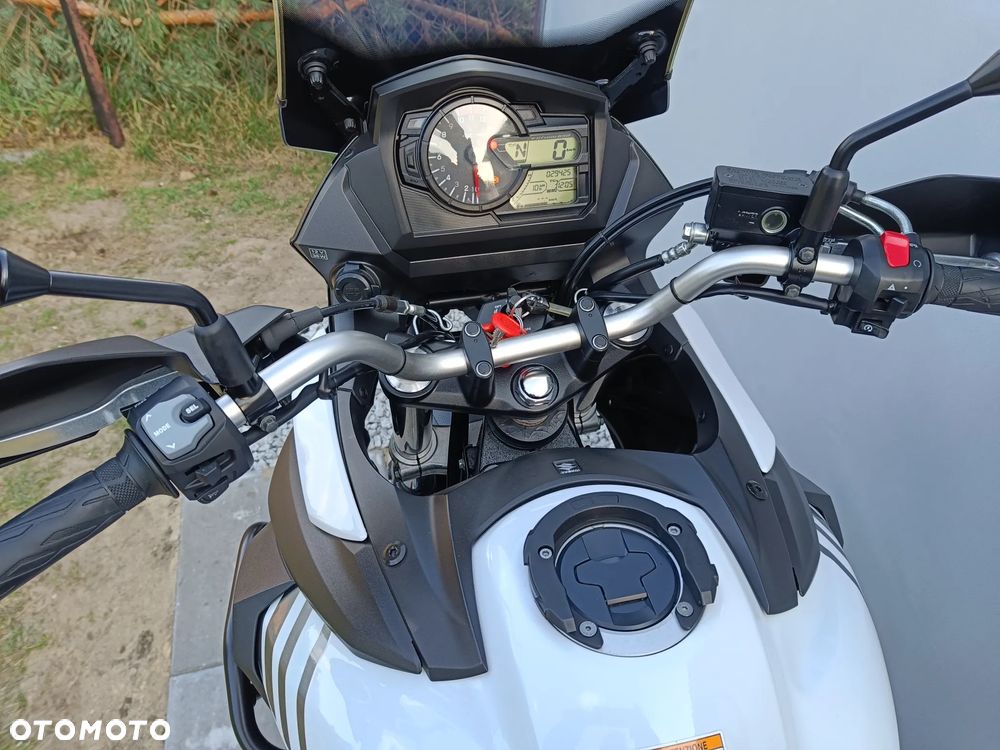 Suzuki V-STROM - 8