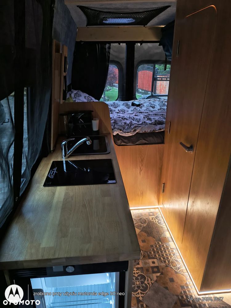 Mercedes-Benz Sprinter - 9