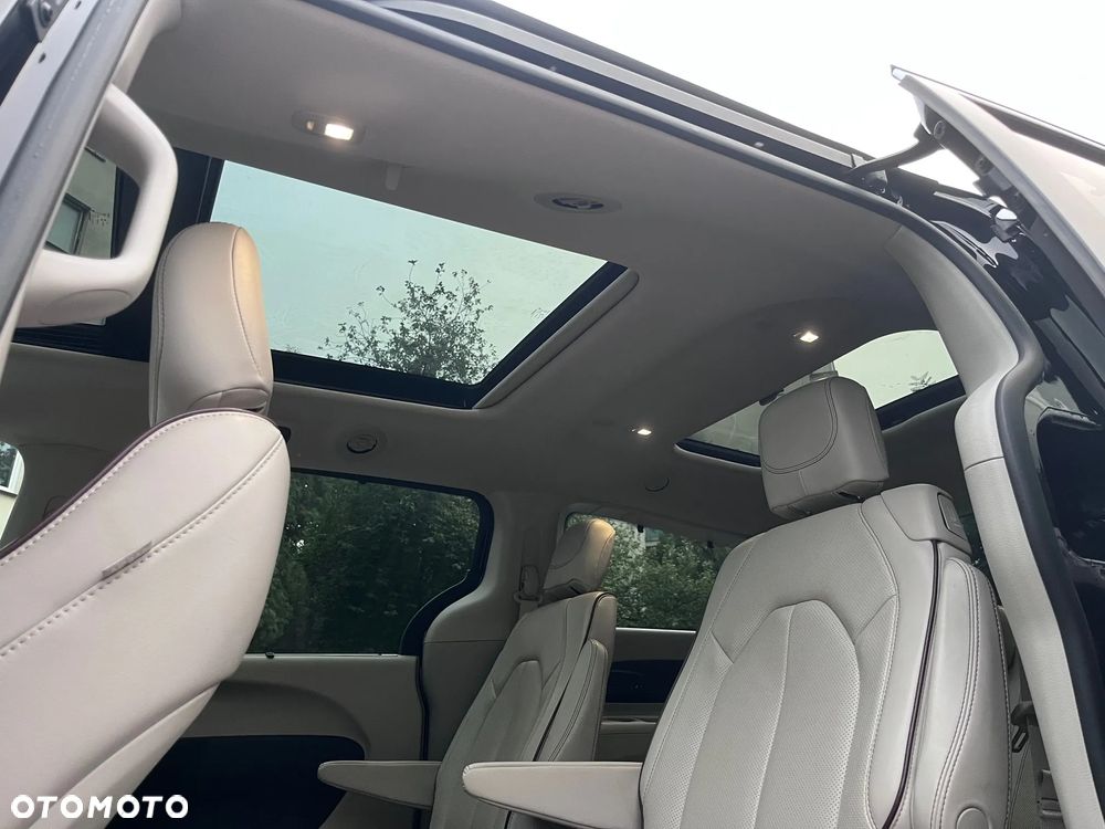 Chrysler Pacifica - 5
