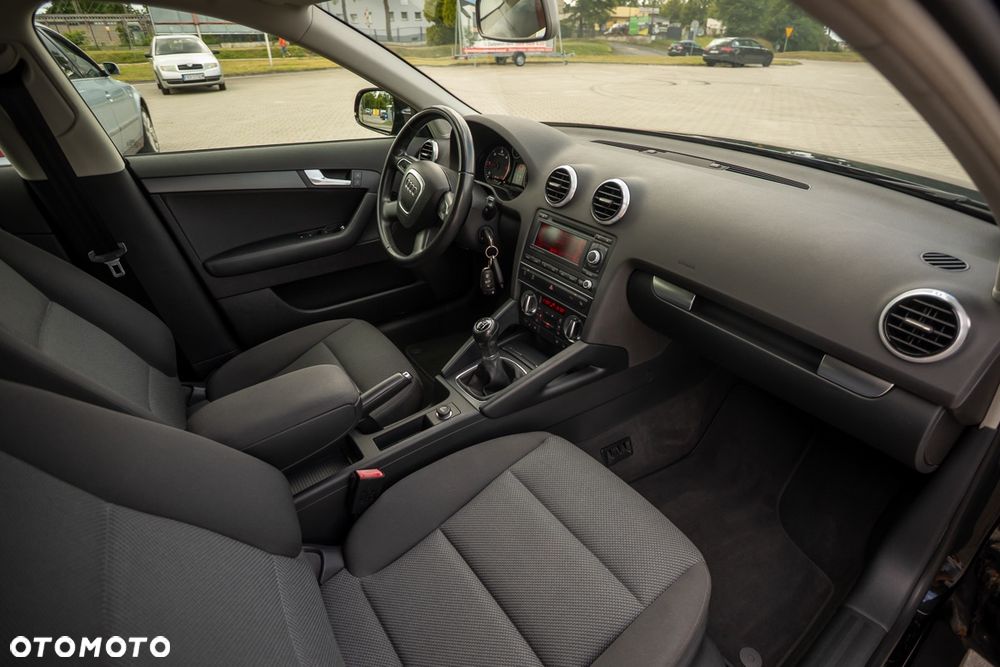 Audi A3 Sportback 2.0 TDI DPF Ambiente - 22