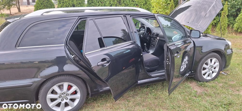 Toyota Avensis 2.0 D-4D - 5