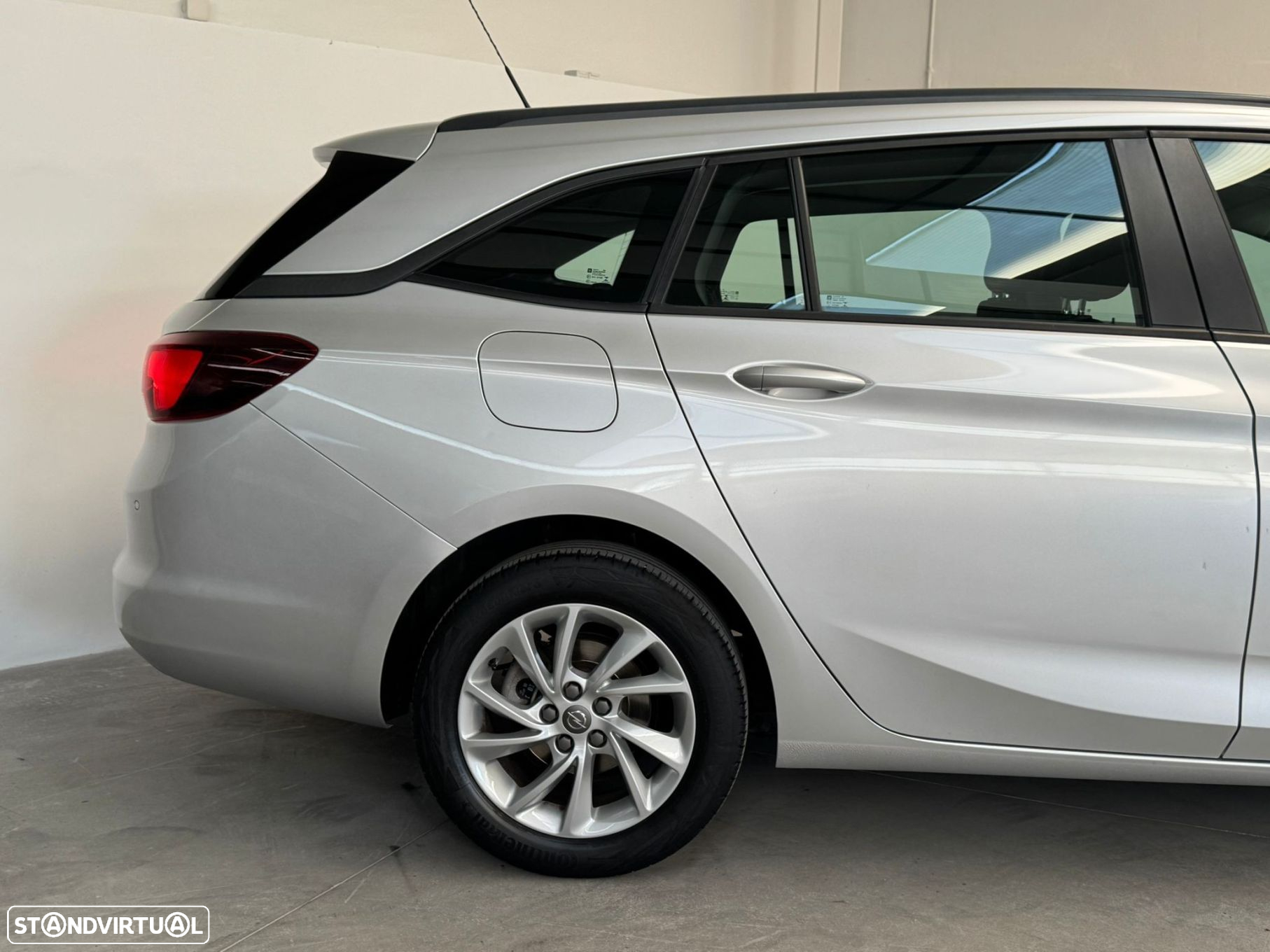 Opel Astra Sports Tourer 1.5 D Design & Tech Aut. S/S - 8
