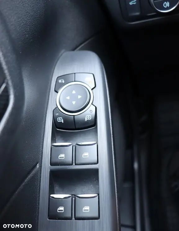 Ford Kuga - 10