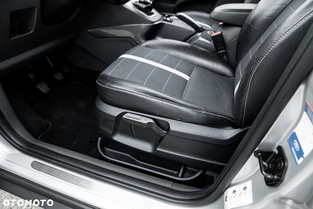 Ford Kuga - 21