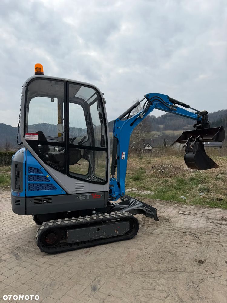 Wacker Neuson ET16 Minikoparka Koparka 2 tony. 793mtg JAK NOWA 2018 rok z Gospodarstwa Norweskiego 793 mtg. IGŁA! Rozsuwane hydraulicznie gąsienice. Dodatkowe sekcje Hydrauliczne. Silnik Yanmar 3 cyl. Aktualna DEKRA BMWT. Po serwisach! Ani deka luzów i wycieków. OKAZJA TANIO. Zadbana maszyna. 2 łyżki. Nie różni się od nówki sztuki z salonu!! Wielka Okazja. Fabryczny lakier na podzespołach! - 1