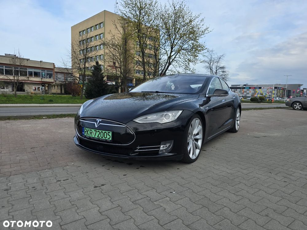 Tesla Model S - 2
