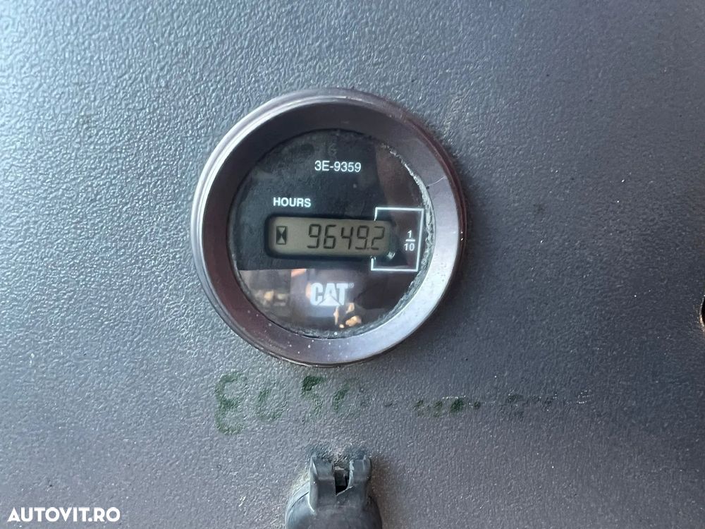 Caterpillar 438C - 15