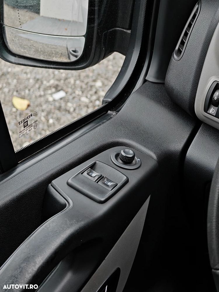 Renault Trafic - 20