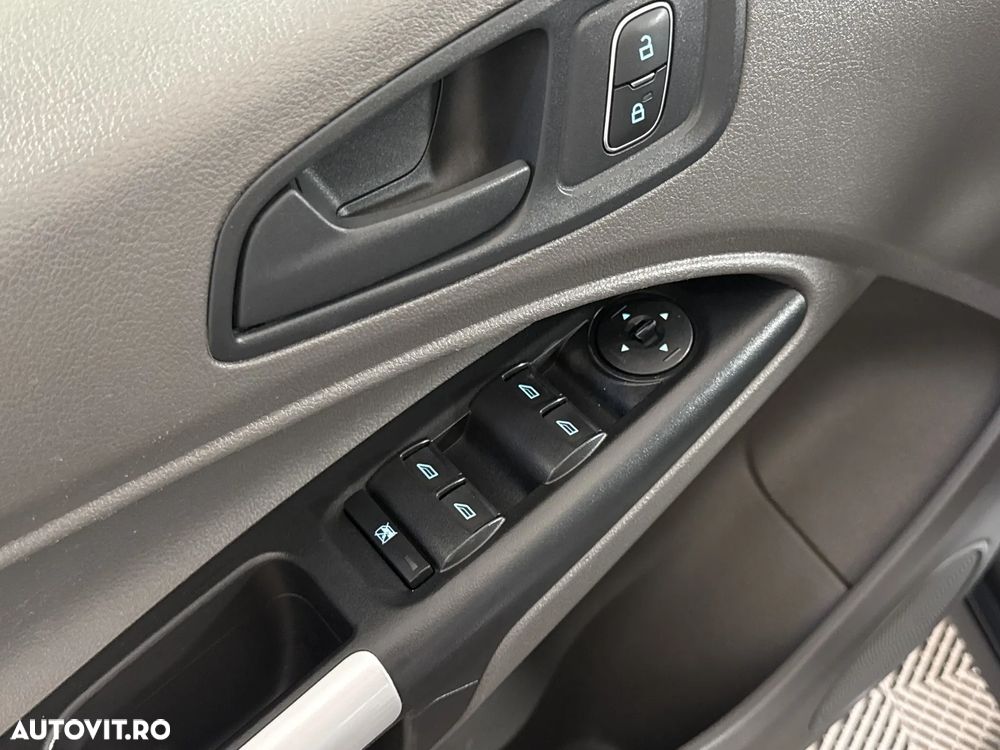 Ford Transit Connect - 14