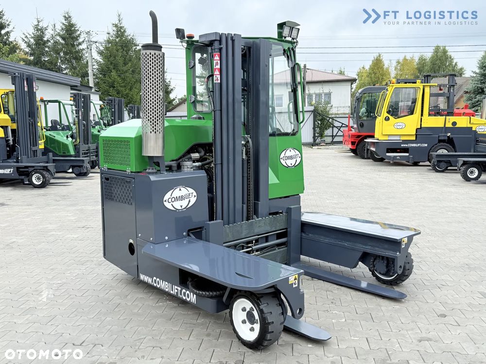 Combilift C3000 / DIESEL / TRIPLEX 4900MM / WOLNY SKOK / POZYCJONER WIDEŁ / OGRZEWANIE / PEŁNA KABINA / STAN IDEALNY / Szeroka oferta wózków czterokierunkowych i bocznych, dopasowanych do różnorodnych potrzeb i zastosowań - 9
