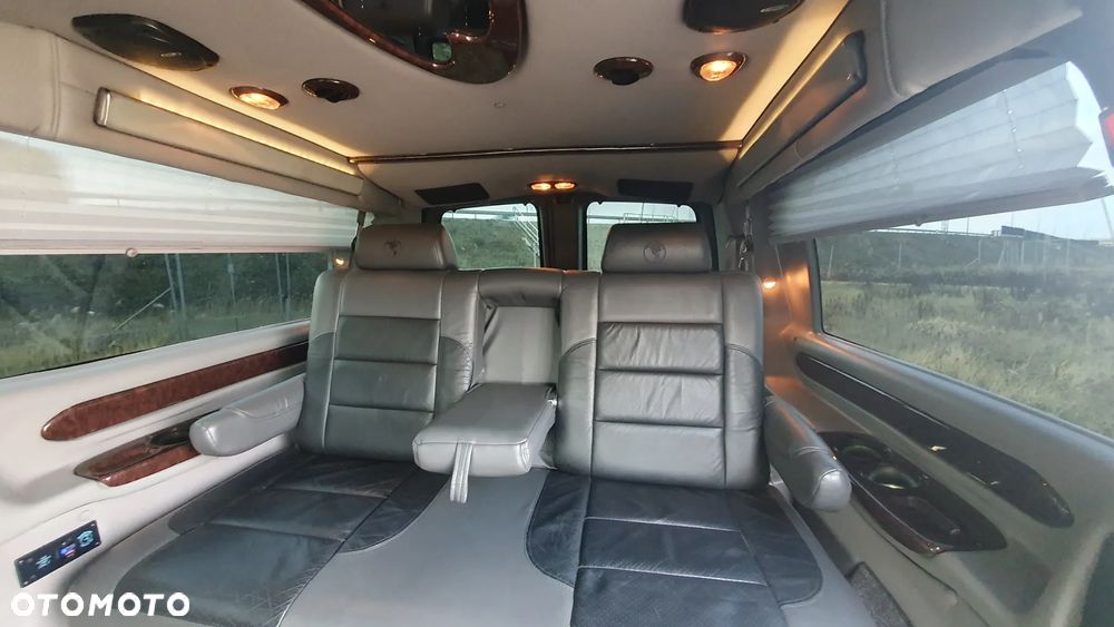 Chevrolet Express - 16