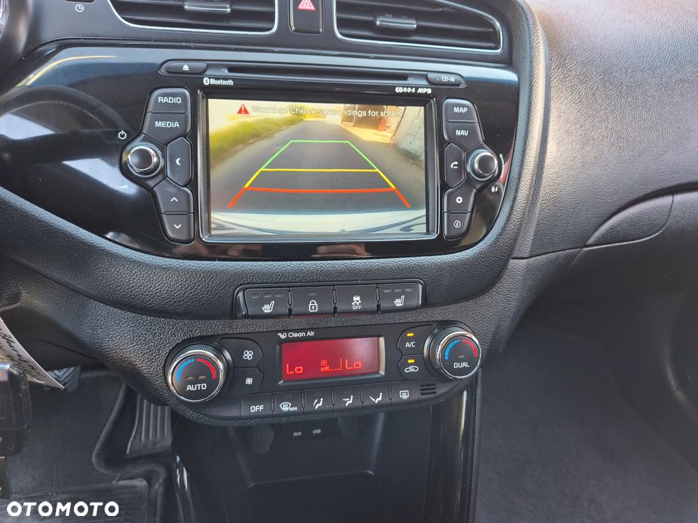 Kia Ceed 1.6 CRDi 128 Platinum Edition - 36