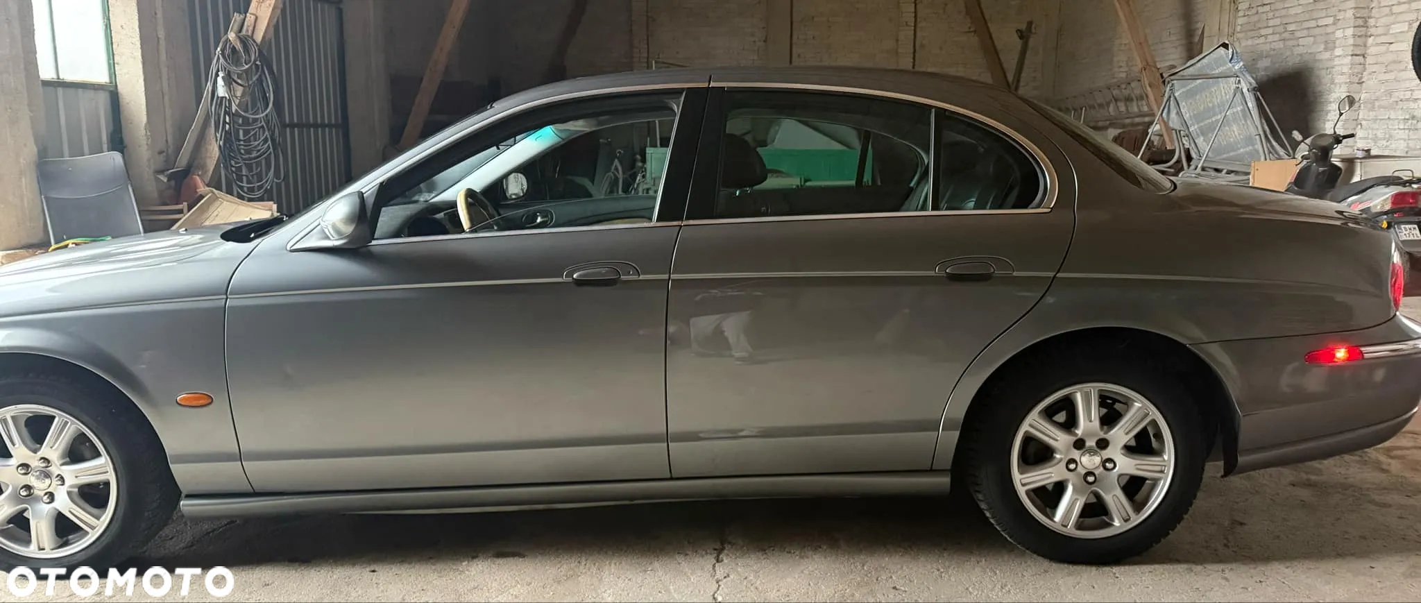 Jaguar S-Type - 6