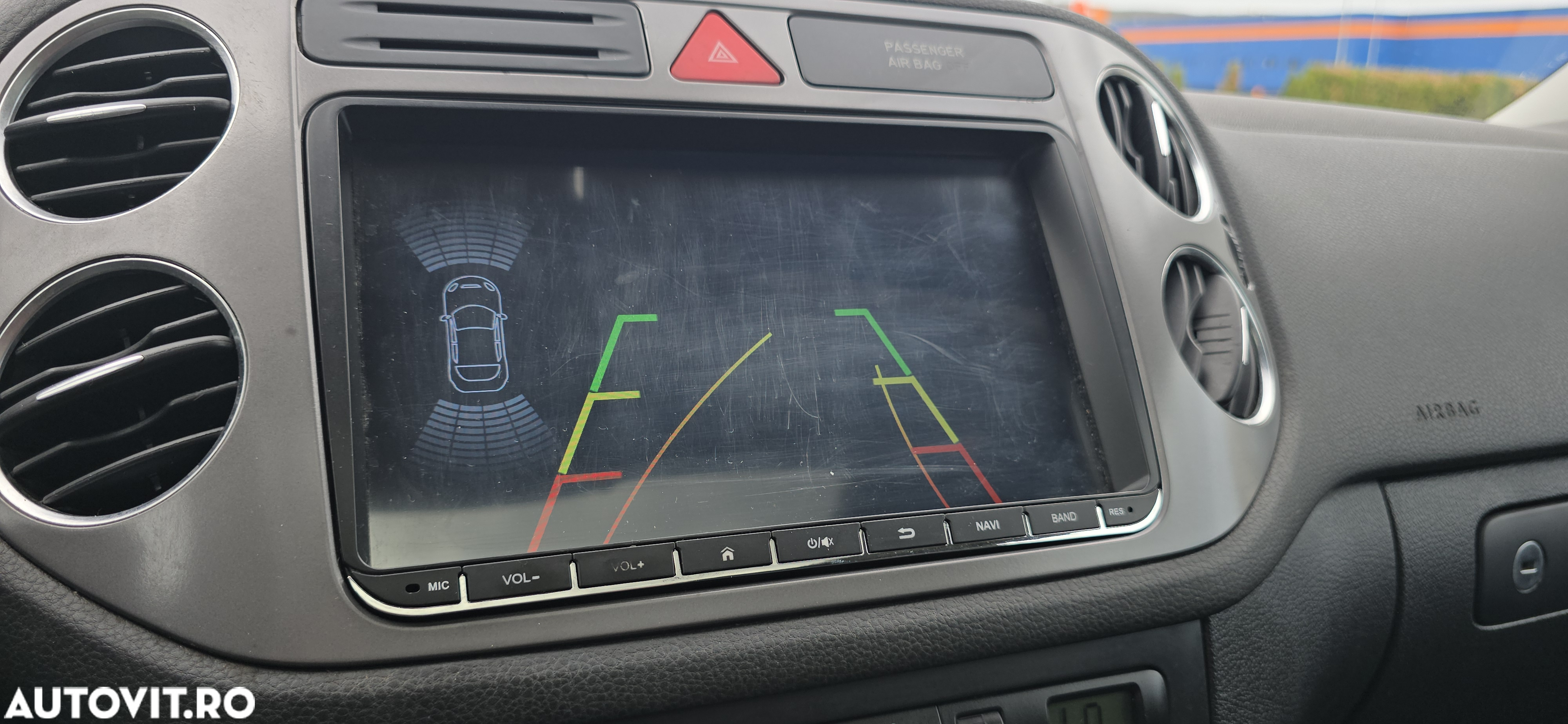 Volkswagen Tiguan - 16