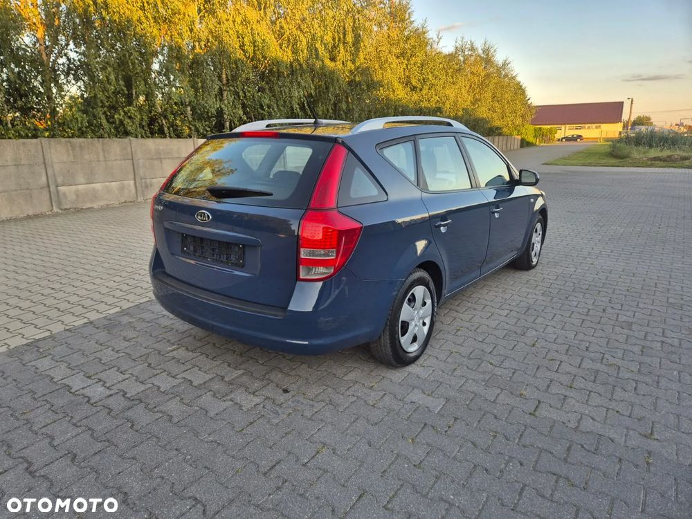 Kia Ceed - 7