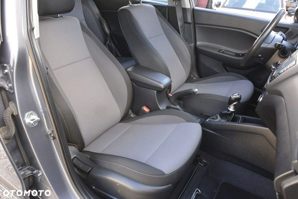 Hyundai i20 - 19
