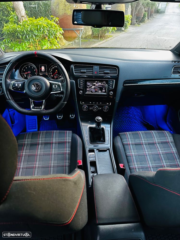 VW Golf 2.0 TSi GTI - 6