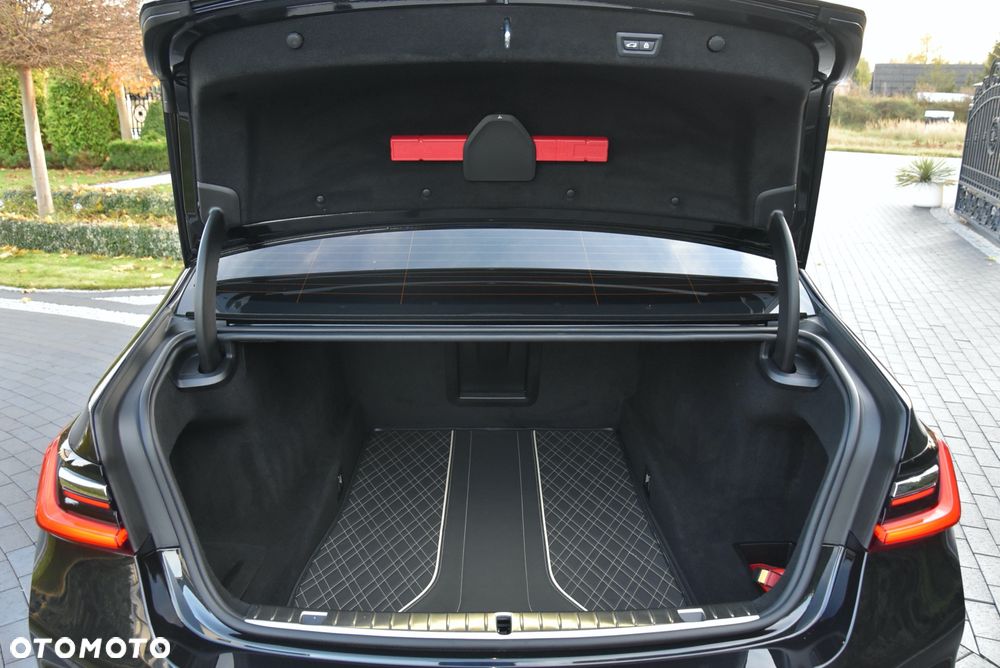 BMW Seria 7 740Ld xDrive sport - 24