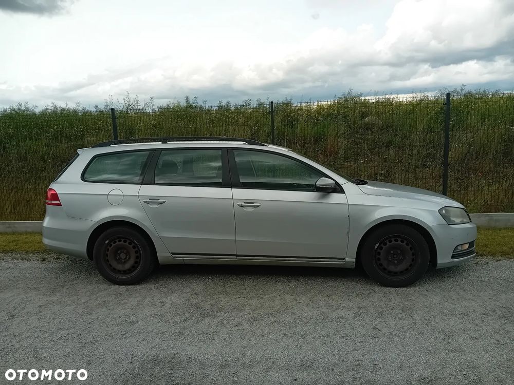 Volkswagen Passat 2.0 TDI Trendline DSG - 2