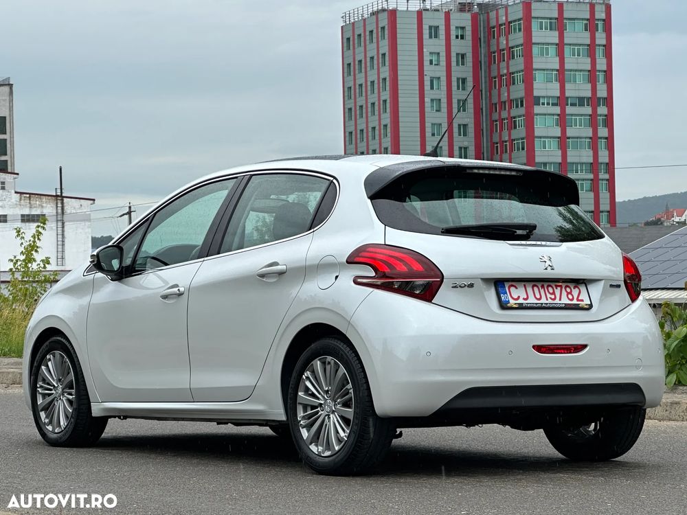 Peugeot 208 Blue-HDi 100 Stop&Start Allure - 14