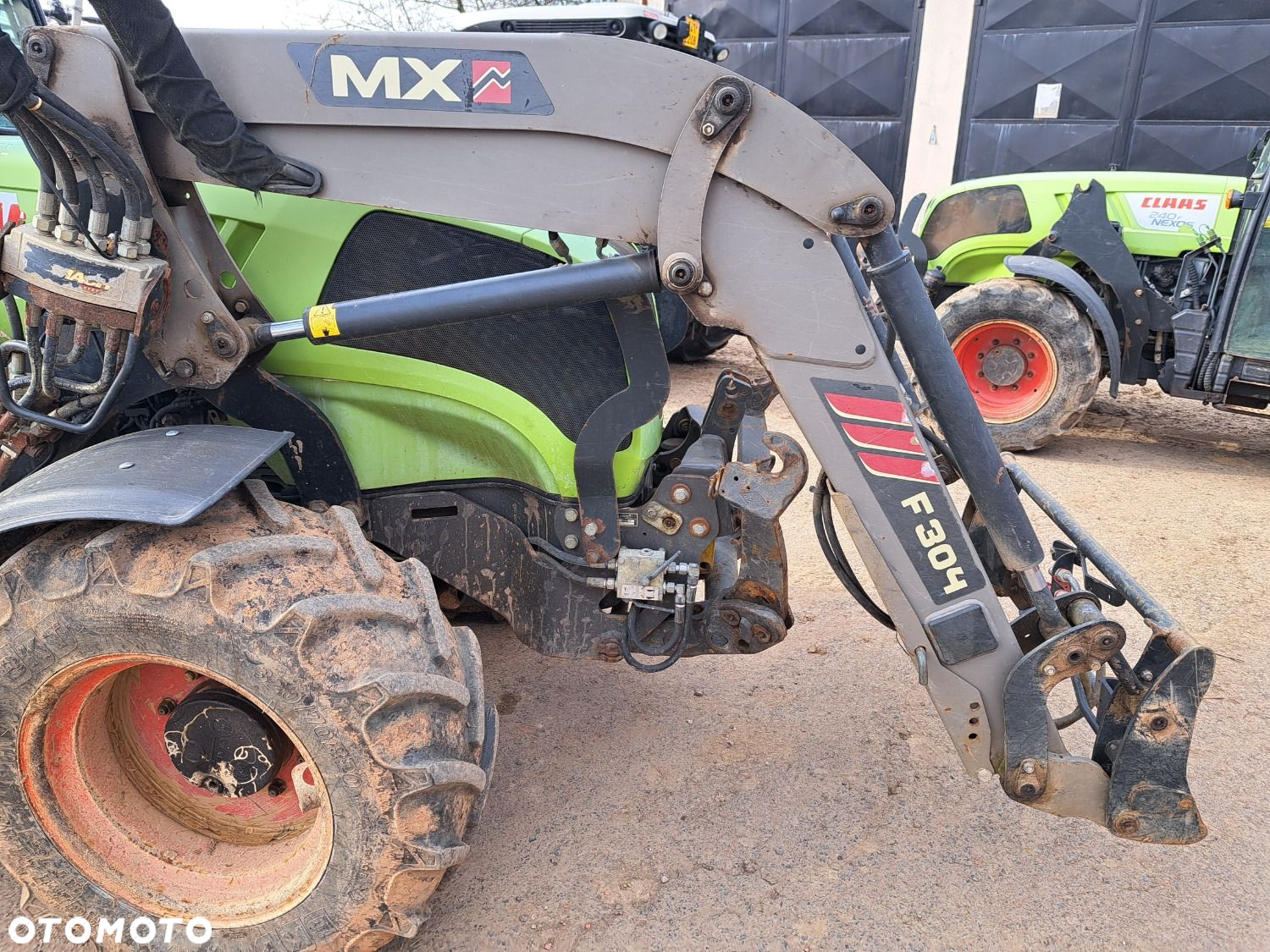 Claas Nexos 240 F 4X4 - 40