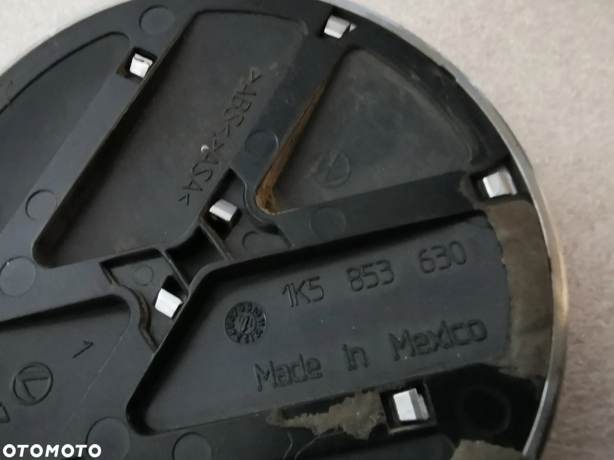 VW Jetta 1K5 Emblemat tył klapy bagażnika logo znaczek 1K5853630 - 3