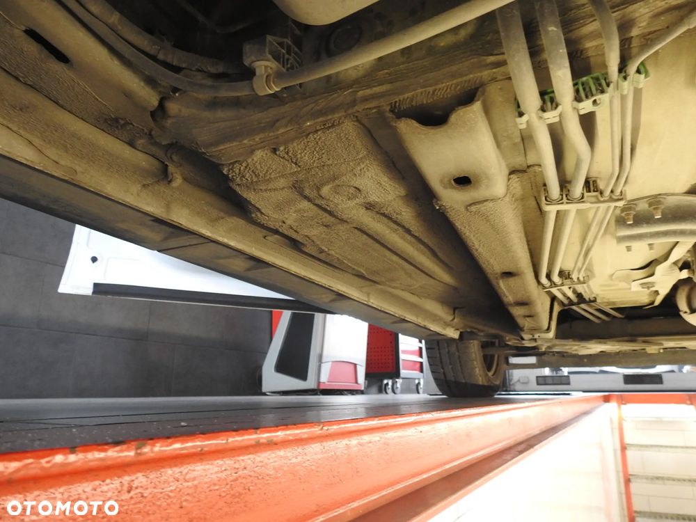 Ford Transit Courier - 16