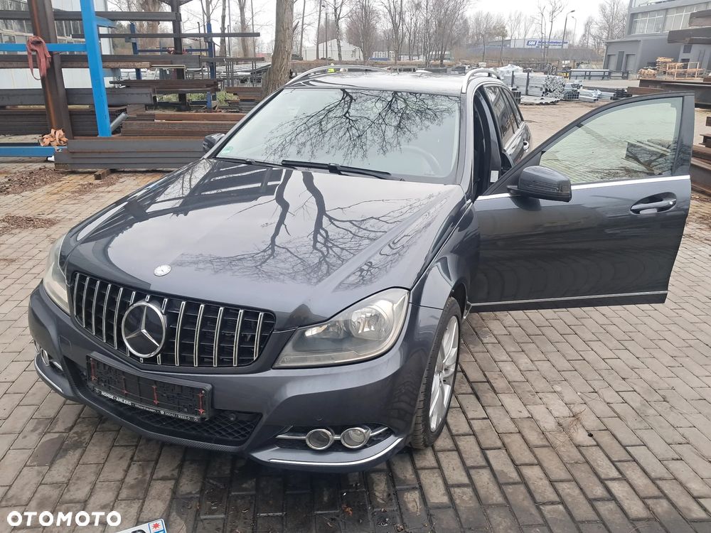 Mercedes-Benz Klasa C 250 CDI DPF 4Matic (BlueEFFICIENCY) 7G-TRONIC - 7