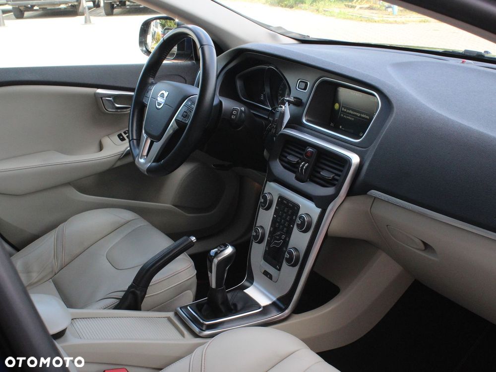 Volvo V40 - 14
