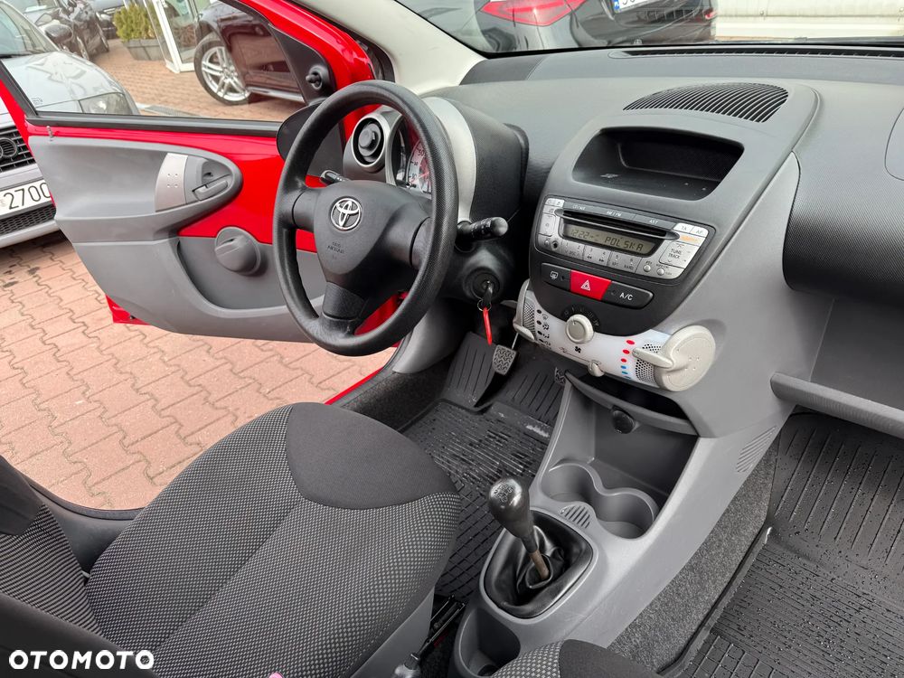 Toyota Aygo CoolRed - 25