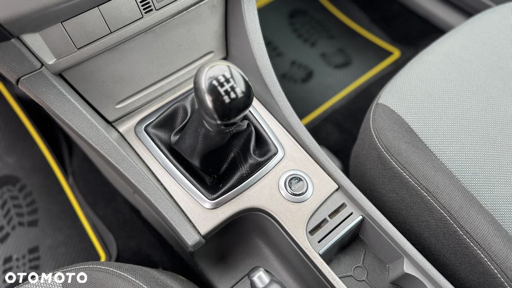 Ford Focus 1.6 16V Style+ - 26