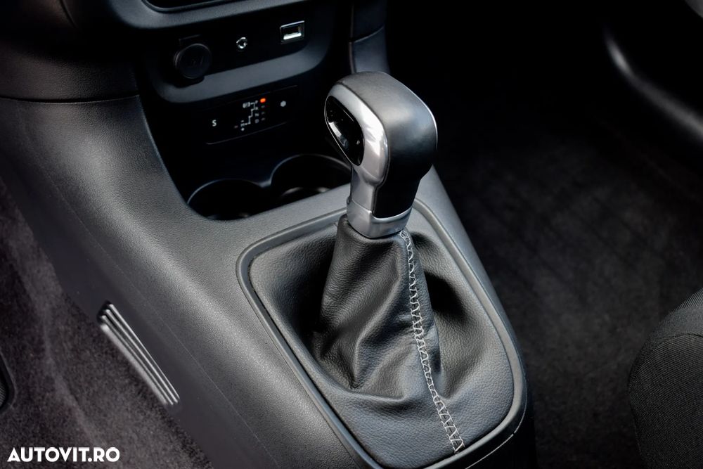Citroën C3 1.2 PureTech S&S EAT Shine - 19