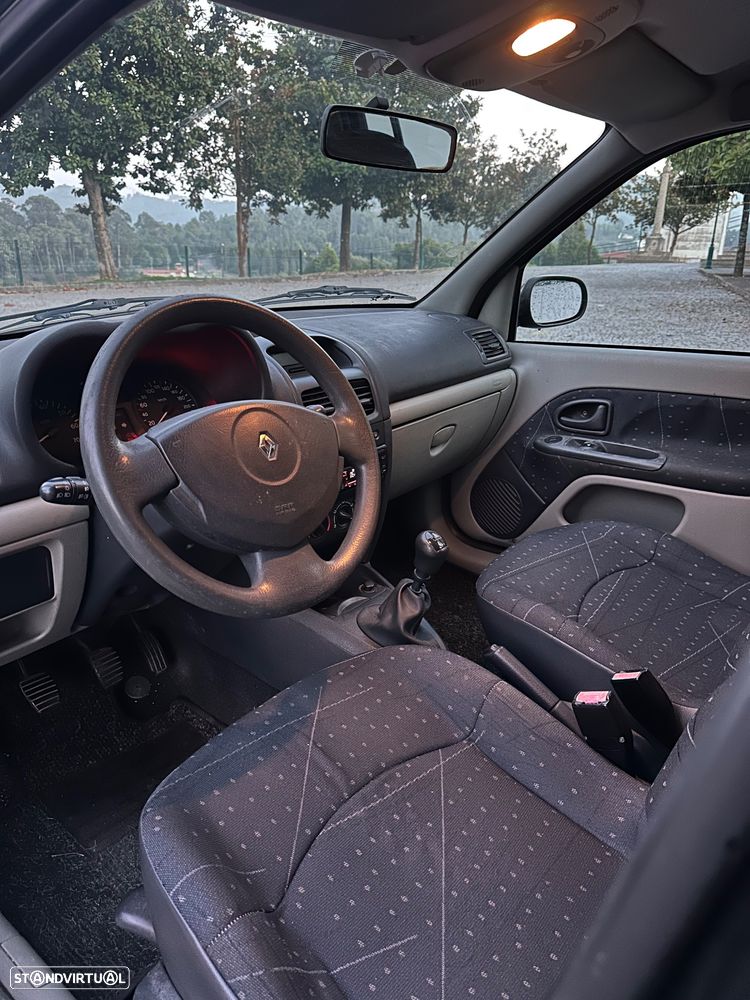 Renault Clio 1.2 16V Confort - 7