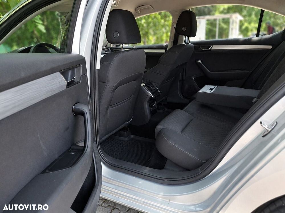 Skoda Superb 2.0 TDI DSG Ambition - 21