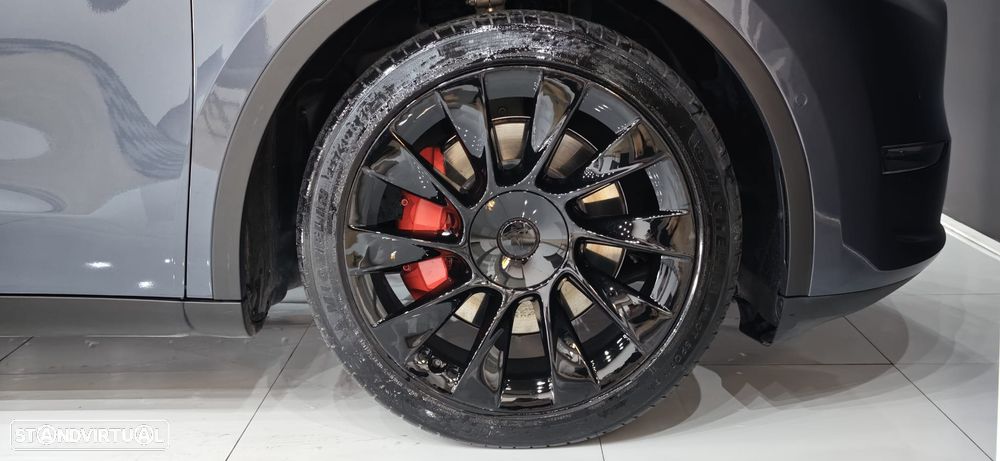 Tesla Model Y Long Range Tração Integral - 26
