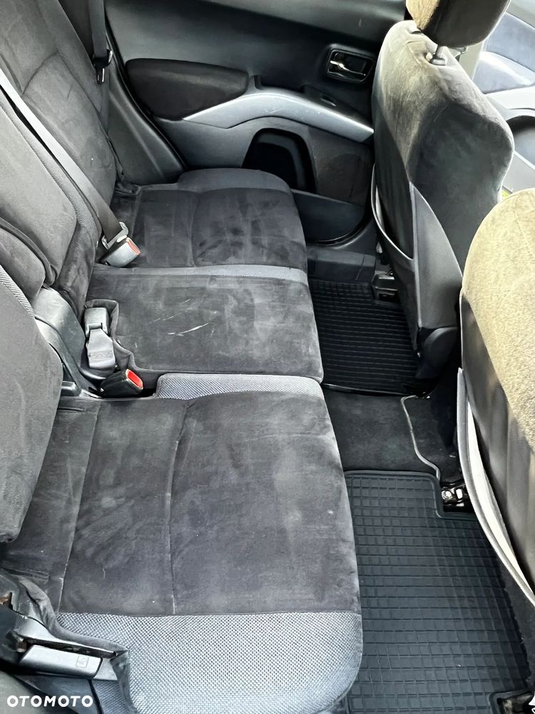 Mitsubishi Outlander - 9